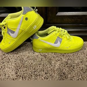 NIKE AIR FORCE 1